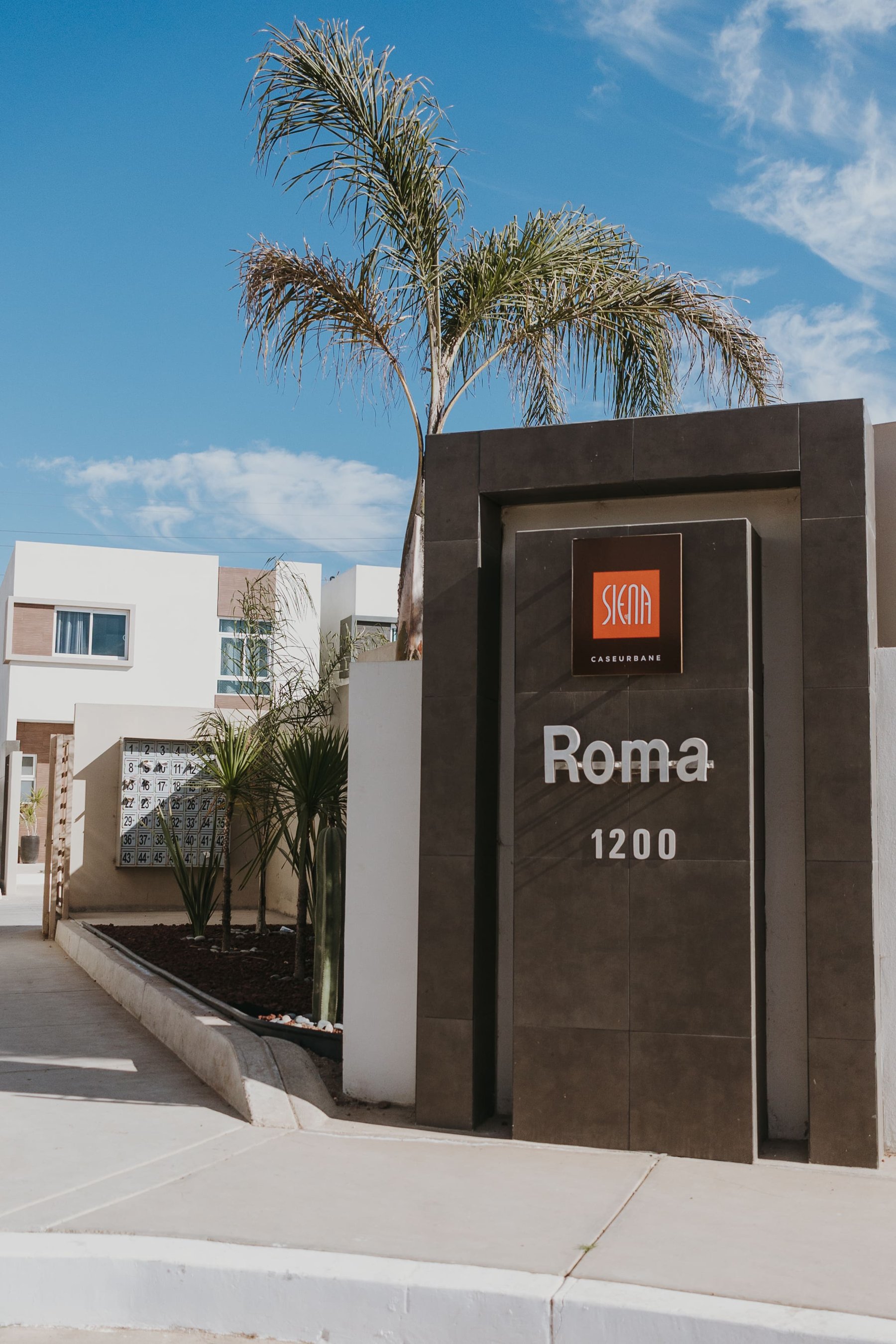 Siena Residencial entrance
